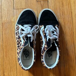 VANS Off the Wall Old Skool Leopard Shoe Sneaker (Men’s size 7, Women’s 8.5)